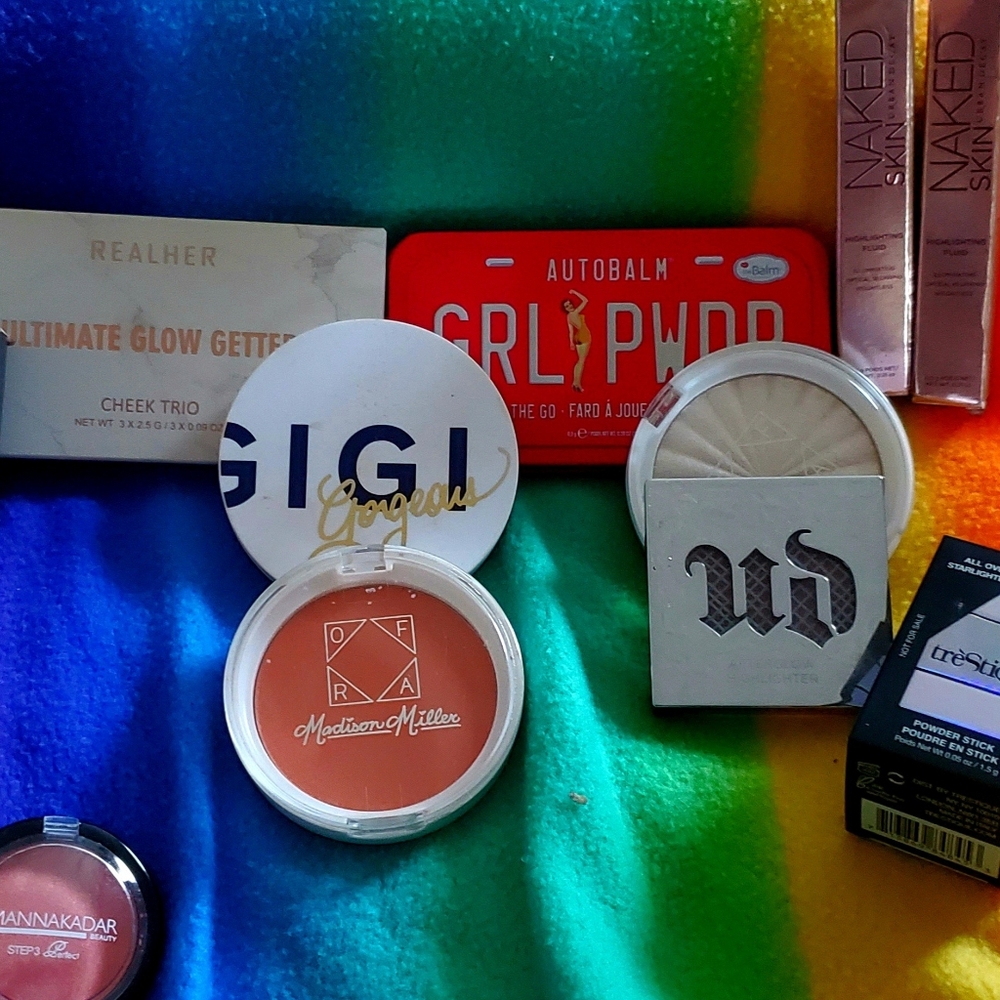 Blush and highlighter bundle